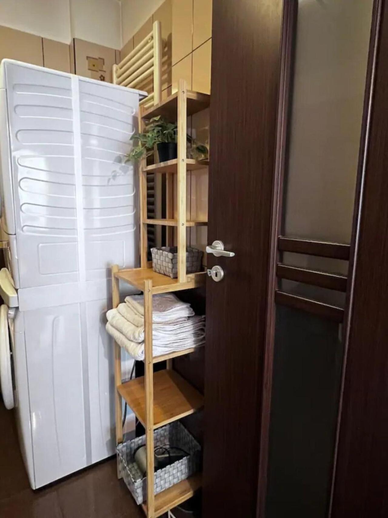 Vila Luminoasa Cu Curte Privata Бухарест Экстерьер фото